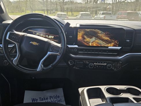 Used 2025 Chevrolet Silverado 2500 LT w/ Safety Package image 9