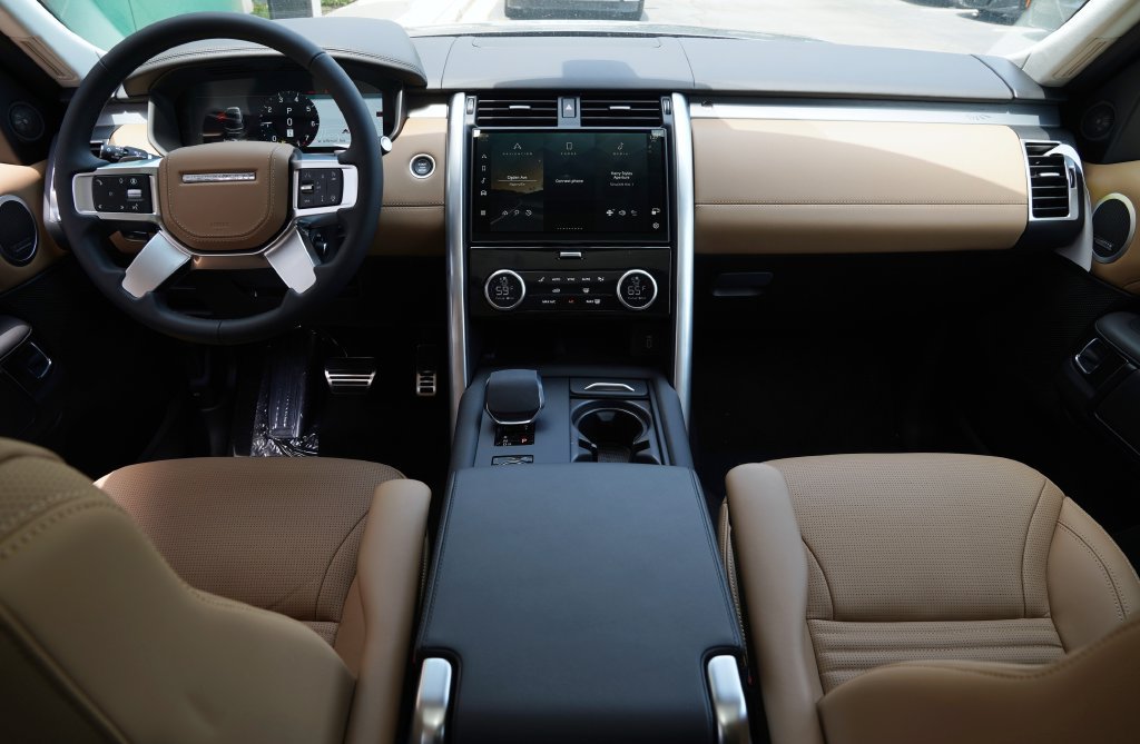 New 2026 Land Rover Discovery Limited Edition AWD/4WD image 14