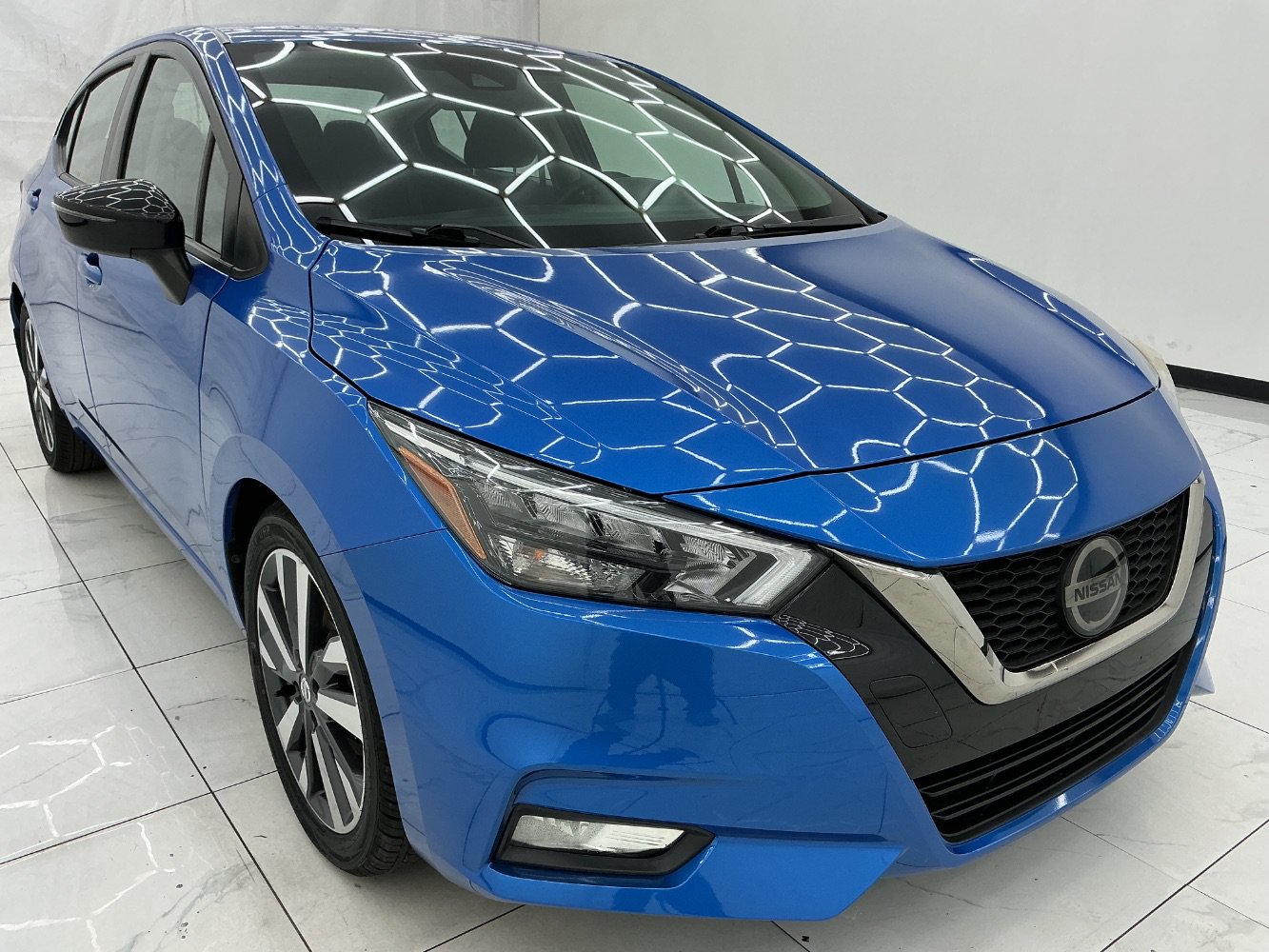 Used 2020 Nissan Versa SR w/ Convenience Package FWD image 3