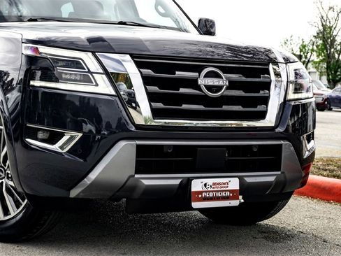 Used 2023 Nissan Armada SL w/ Captain's Chairs Package image 3