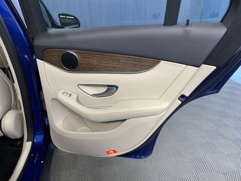 Used 2020 Mercedes-Benz GLC 300 4MATIC image 42