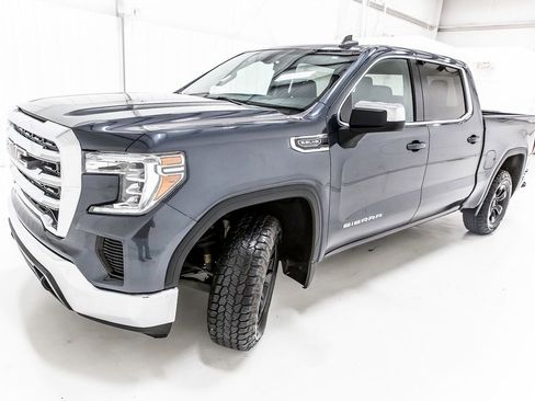 Used 2020 GMC Sierra 1500 SLE w/ SLE Value Package AWD/4WD image 2