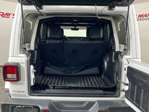 Used 2018 Jeep Wrangler Unlimited Rubicon AWD/4WD image 25