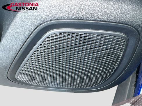 Used 2023 Hyundai Venue Limited FWD image 34
