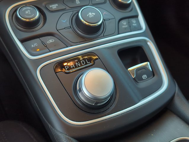 Used 2015 Chrysler 200 Limited w/ Convenience Group FWD image 20