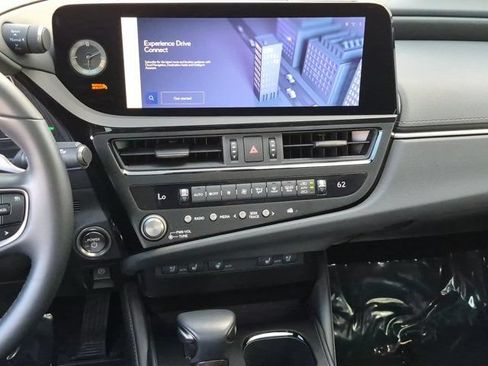 Used 2025 Lexus ES 300h w/ Premium Package FWD image 24