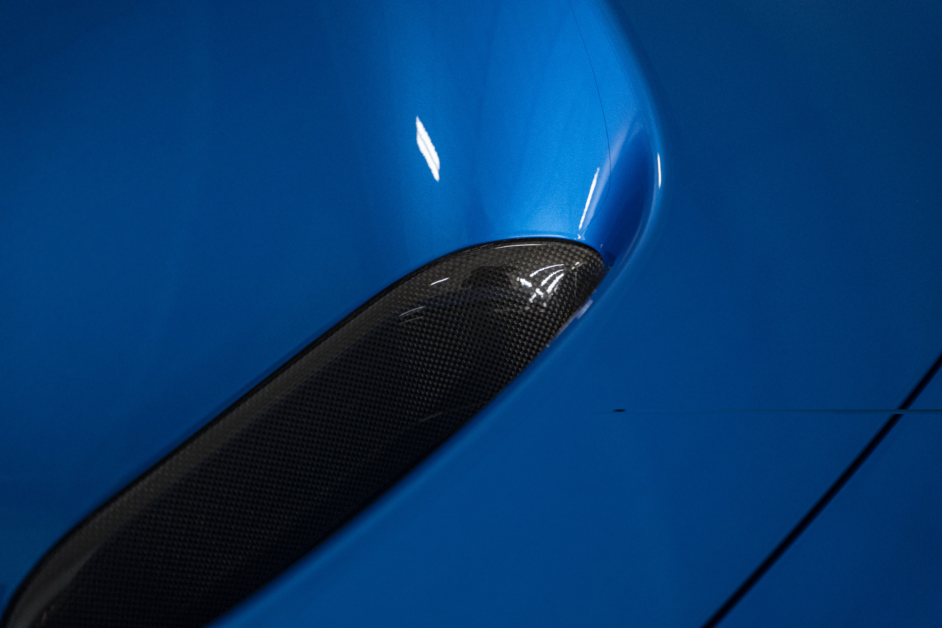 Used 2023 Ferrari F8 Tributo RWD image 22