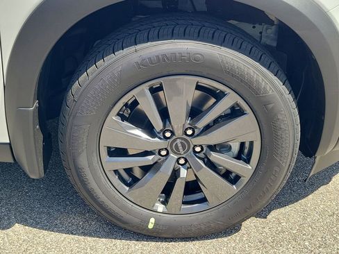 New 2026 Nissan Pathfinder SV image 3