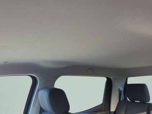 Used 2022 Toyota Tundra SR5 w/ SR5 Convenience Package image 28