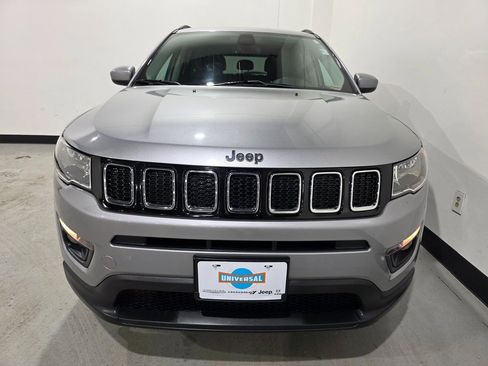 Used 2019 Jeep Compass Altitude w/ Cold Weather Group image 9