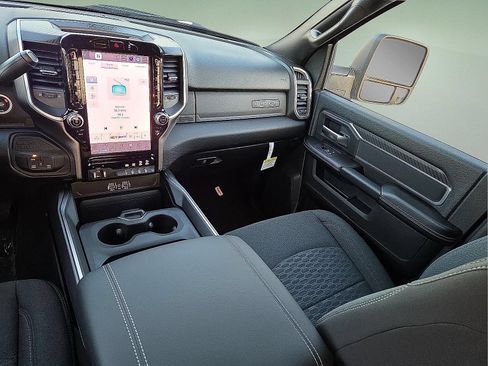 New 2026 RAM 2500 Big Horn AWD/4WD image 12