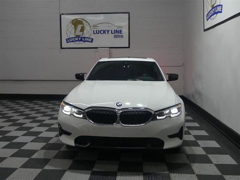 Used 2021 BMW 330i Sedan w/ Convenience Package RWD image 2