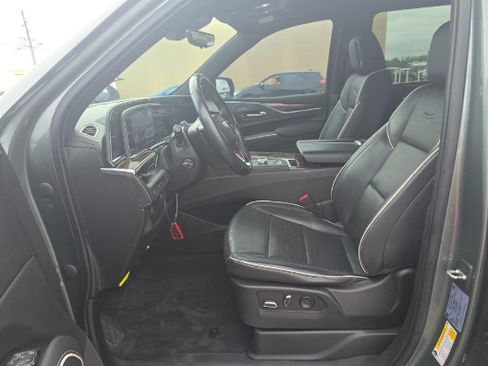 Used 2023 Cadillac Escalade Premium Luxury AWD/4WD image 9