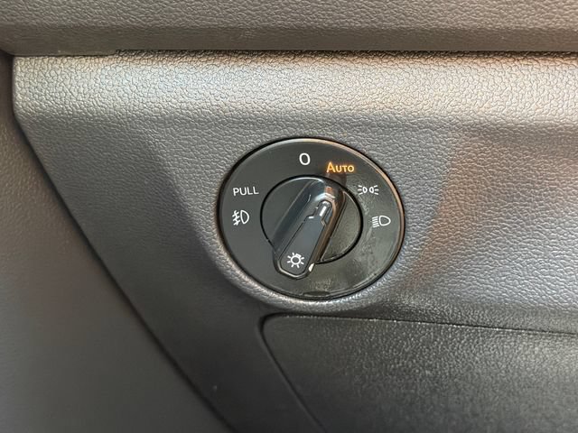Used 2019 Volkswagen Jetta SEL Premium FWD image 30