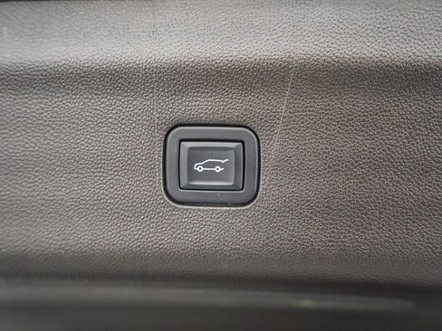 Used 2023 Buick Enclave Essence w/ Experience Buick Package AWD/4WD image 12