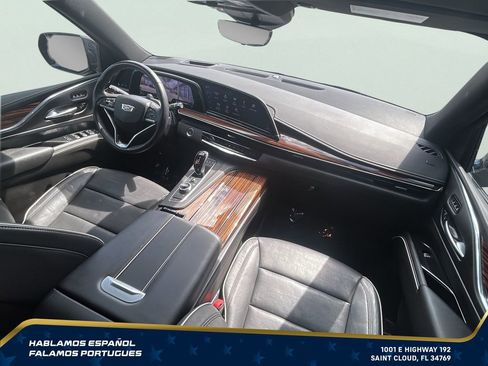 Used 2024 Cadillac Escalade ESV Premium Luxury AWD/4WD image 30