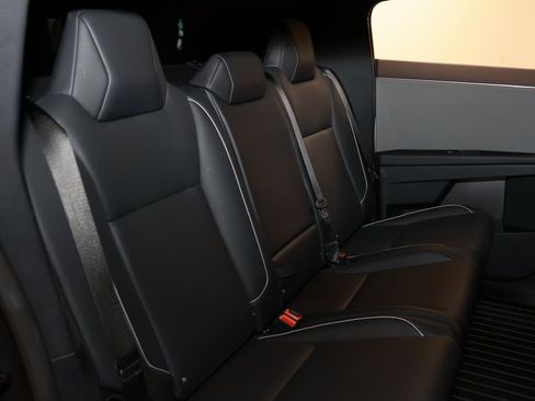 Used 2024 Tesla Cybertruck AWD Crew Cab image 15