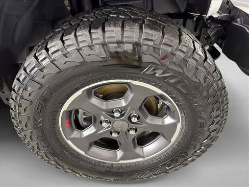 Used 2023 Jeep Gladiator Rubicon w/ Trailer Tow Package AWD/4WD image 13