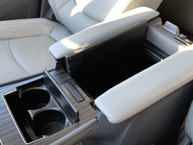 Used 2023 Toyota Sienna Limited FWD image 13