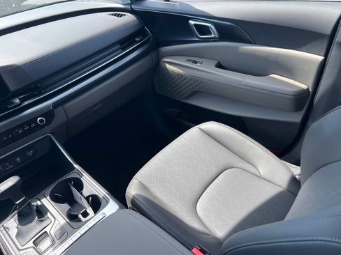 New 2026 Kia Carnival FWD image 15