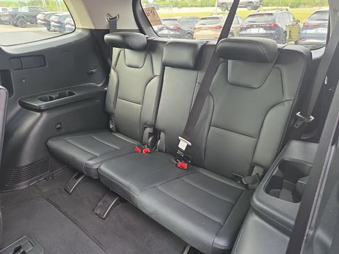 Used 2025 Kia Telluride S image 10