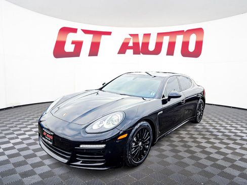 Used 2014 Porsche Panamera 4S image 3