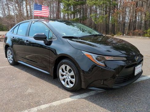 Used 2026 Toyota Corolla LE image 2
