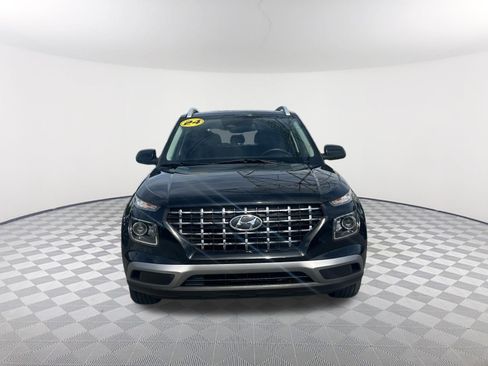 Used 2024 Hyundai Venue SEL FWD image 2