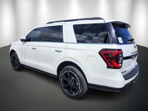 Used 2024 Ford Expedition Limited image 6