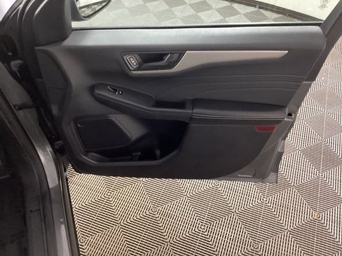 Used 2022 Ford Escape SE w/ Convenience Package image 9