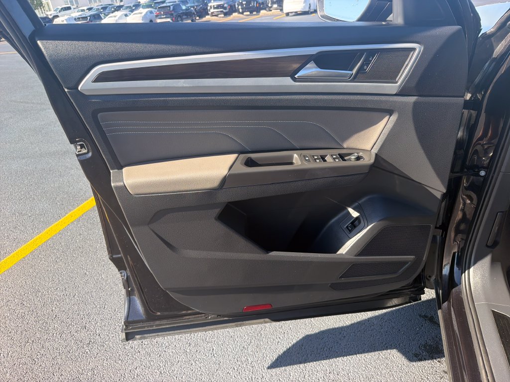Certified 2023 Volkswagen Atlas SE w/ Panoramic Sunroof Package AWD/4WD image 9