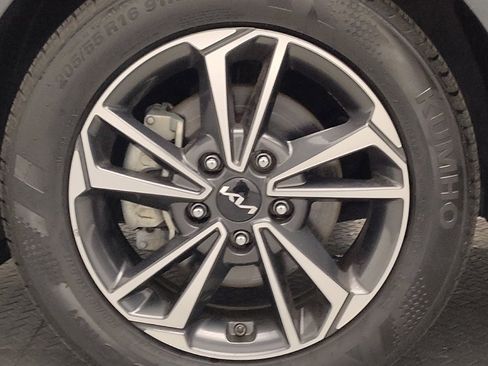 Used 2024 Kia Forte LXS image 31