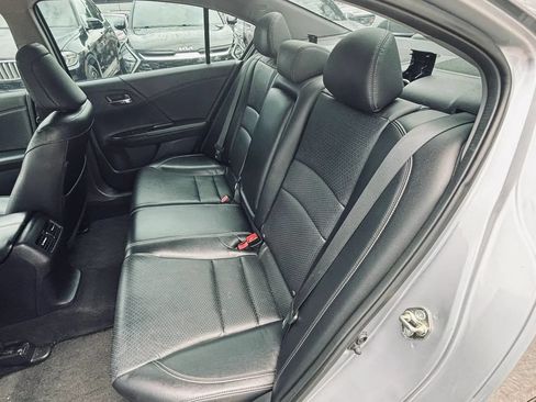Used 2017 Honda Accord EX-L image 10