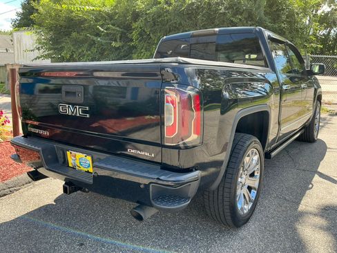 Used 2017 GMC Sierra 1500 Denali w/ Denali Ultimate Package AWD/4WD image 9