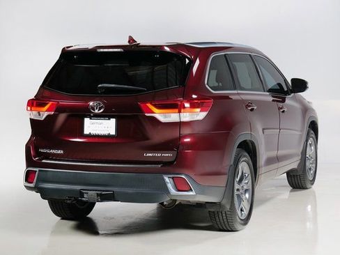 Used 2018 Toyota Highlander AWD V6 image 2