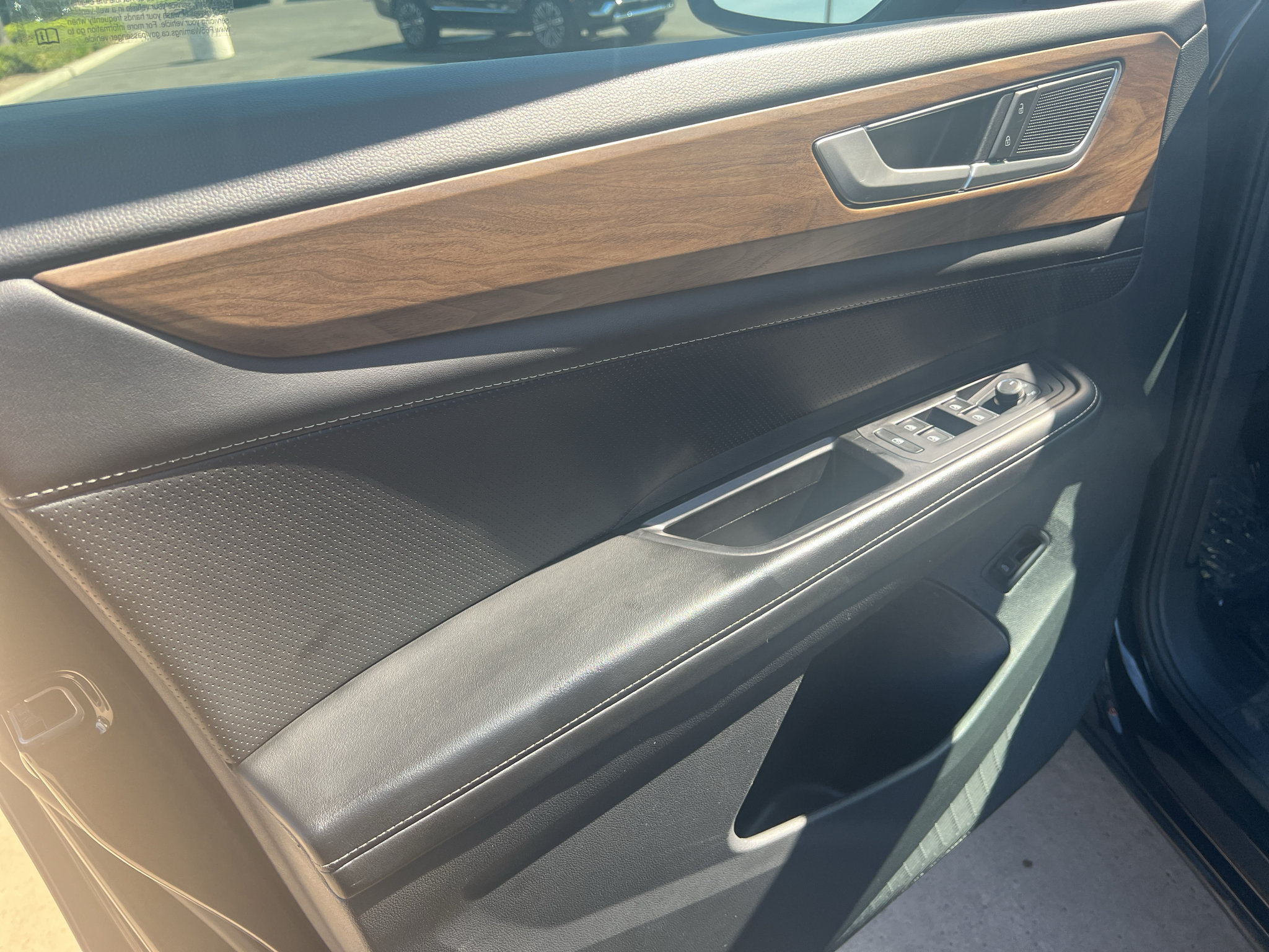 Used 2024 Volkswagen Atlas SE FWD image 13
