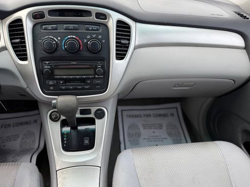Used 2004 Toyota Highlander 2WD image 11