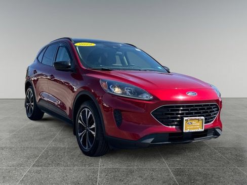 Used 2022 Ford Escape SE w/ SE Sport Appearance Package AWD/4WD image 8