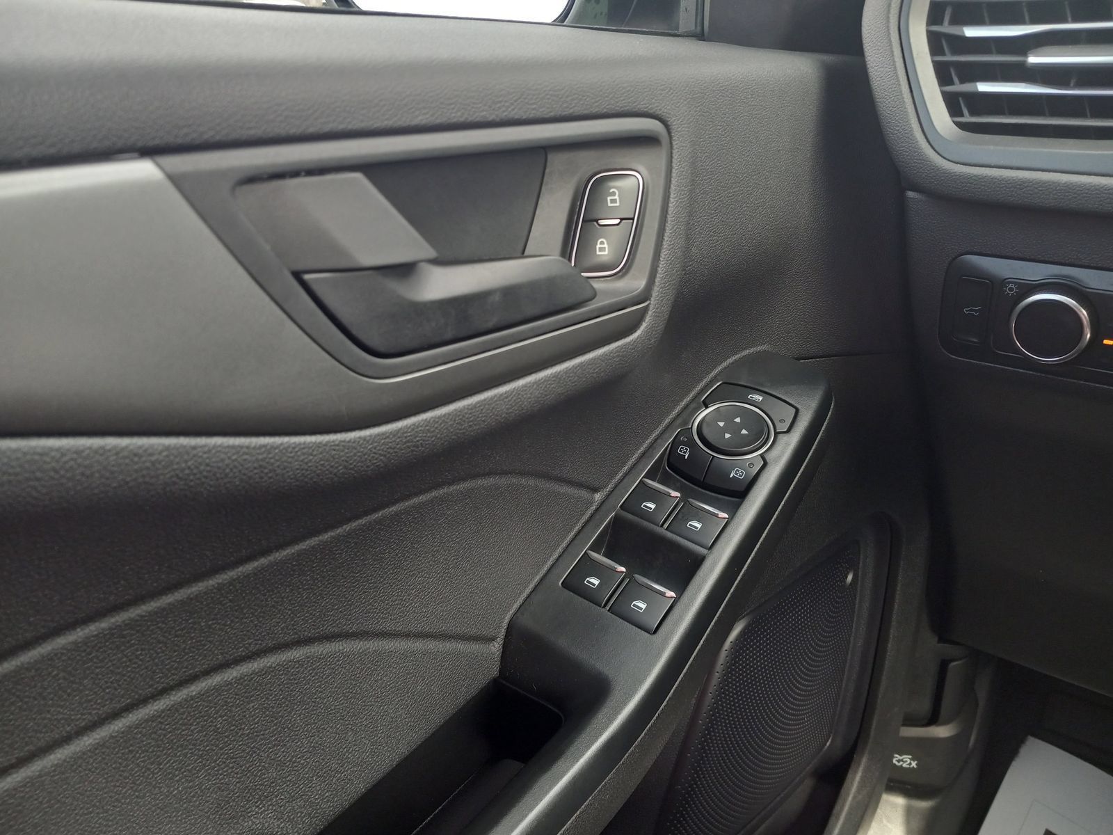 Used 2024 Ford Escape Active w/ Tech Pack #1 AWD/4WD image 26