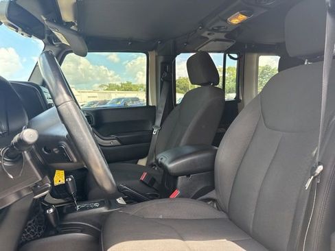 Used 2018 Jeep Wrangler Unlimited Sport S AWD/4WD image 8