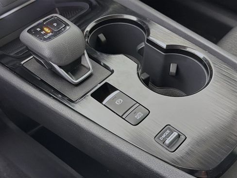 Used 2025 Nissan Rogue SV FWD image 20