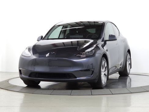Used 2021 Tesla Model Y Long Range AWD/4WD image 3