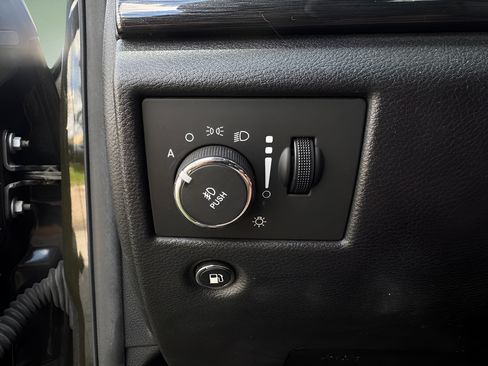 Used 2016 Jeep Grand Cherokee Laredo 75th Anniversary AWD/4WD image 22