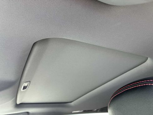 Used 2019 Toyota Highlander SE AWD/4WD image 16