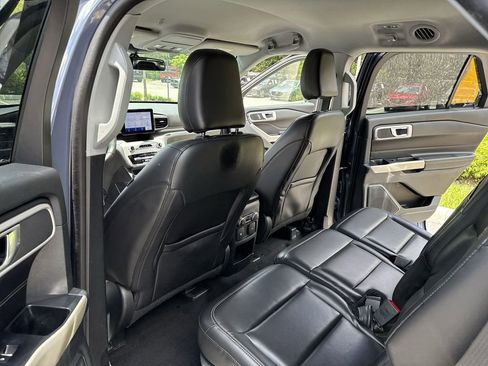 Used 2021 Ford Explorer XLT w/ Equipment Group 202A RWD image 34