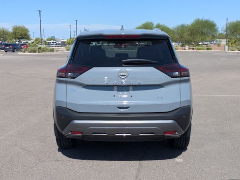 Used 2023 Nissan Rogue SL w/ SL Premium Package FWD image 4