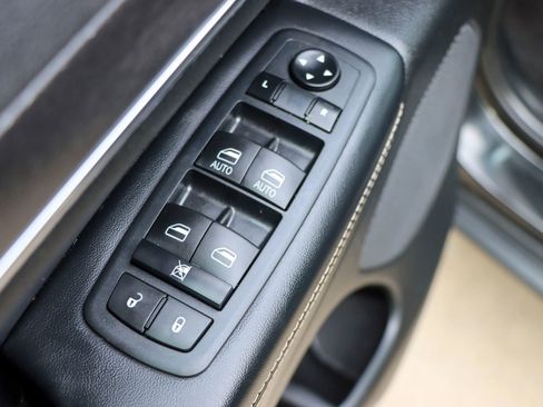Used 2015 Jeep Grand Cherokee Limited AWD/4WD image 13