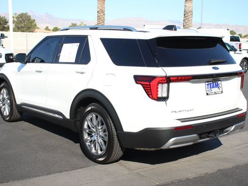 Certified 2025 Ford Explorer Platinum RWD image 5