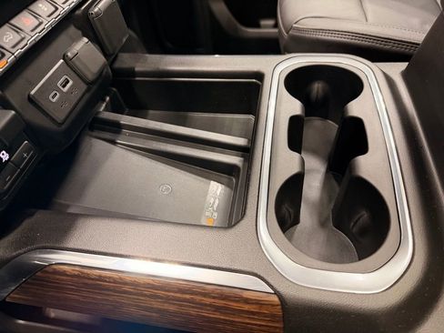 Used 2023 Chevrolet Silverado 3500 High Country image 47