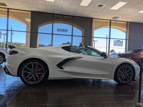 Used 2023 Chevrolet Corvette Stingray Premium Cpe w/ 3LT image 3